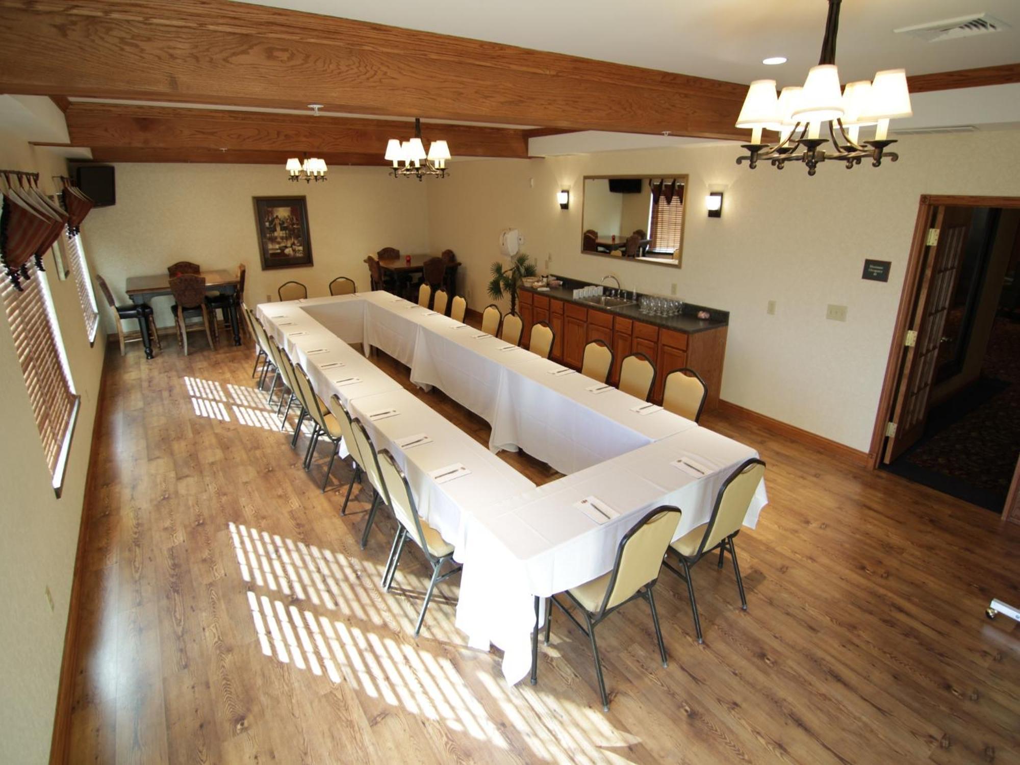 Town & Country Inn And Suites Quincy Εξωτερικό φωτογραφία