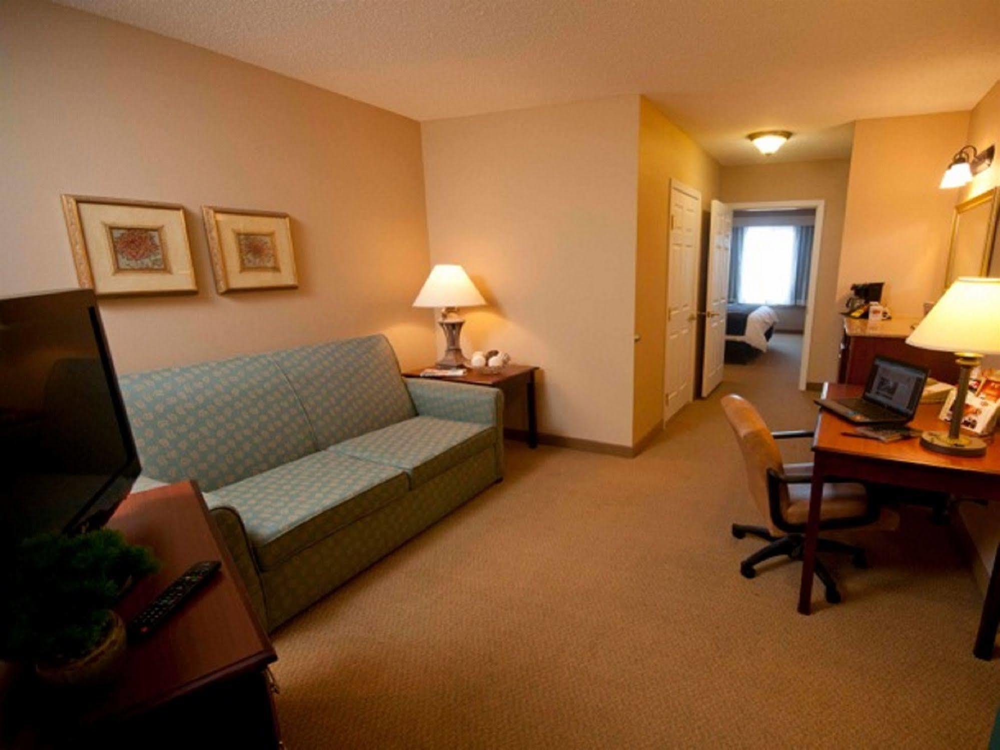 Town & Country Inn And Suites Quincy Εξωτερικό φωτογραφία