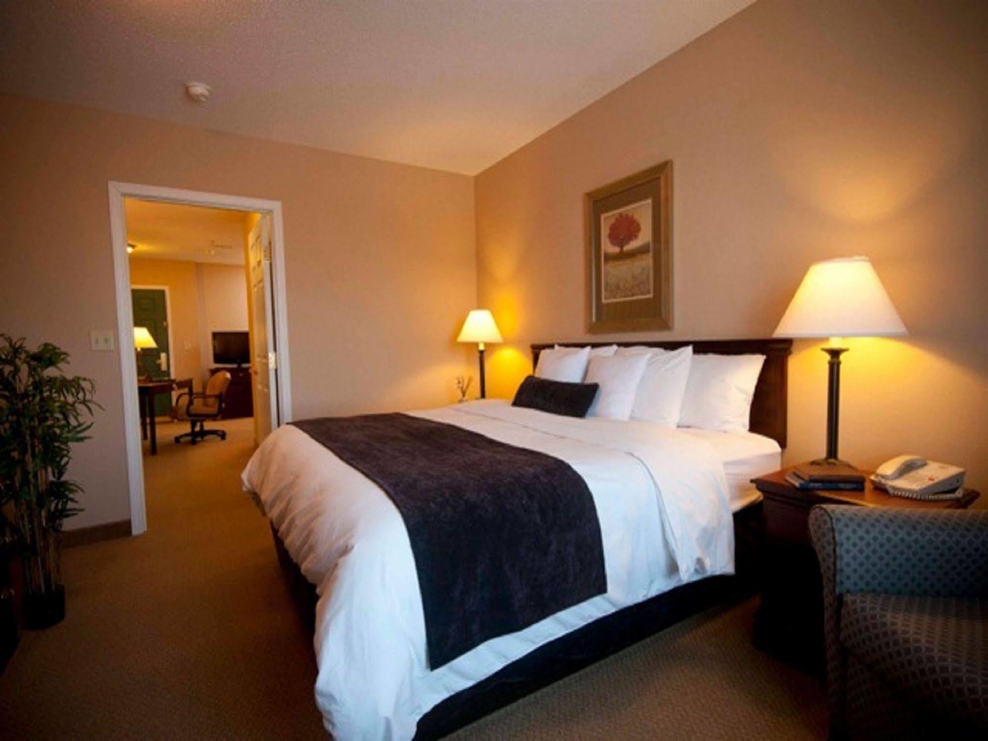 Town & Country Inn And Suites Quincy Εξωτερικό φωτογραφία